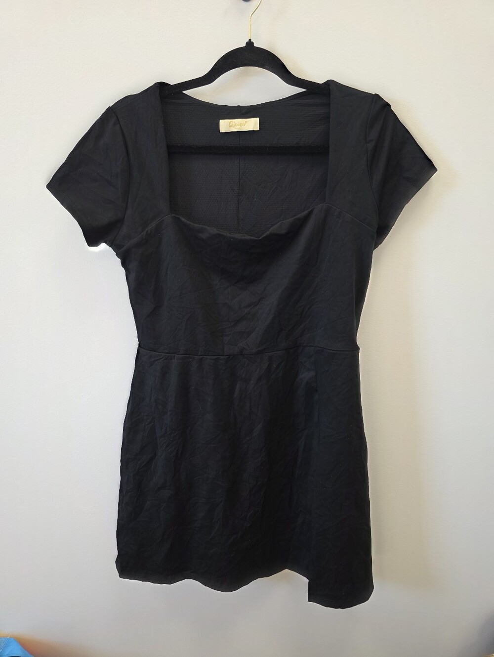 QINSEN Black Short Sleeve Activewear Dress with Built-In Shorts Size XL NWOT